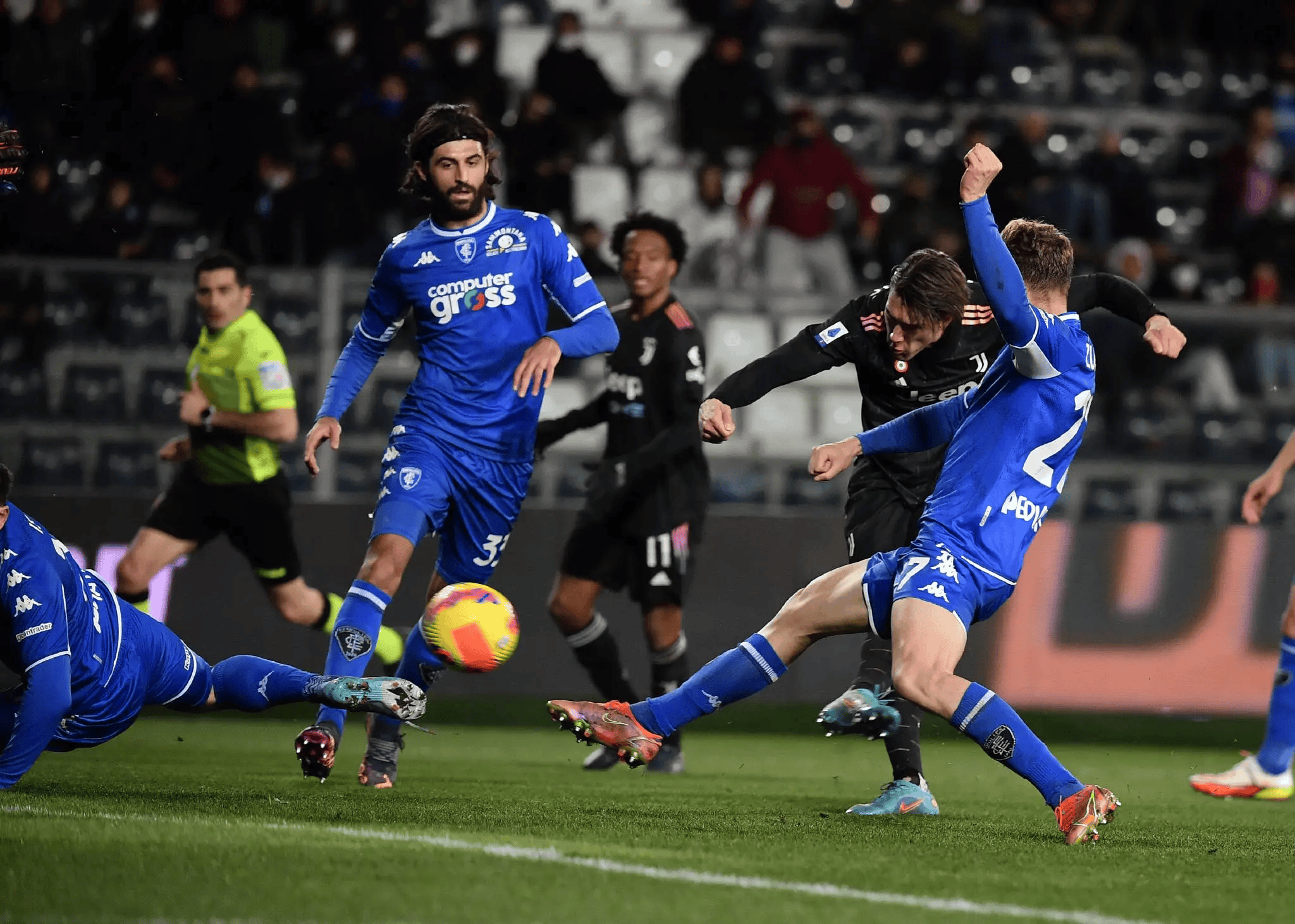 包含意大利客场战斯洛伐克,博努奇破门锁定胜局!的词条 包含意大利客场战斯洛伐克,博努奇破门锁定胜局!的词条