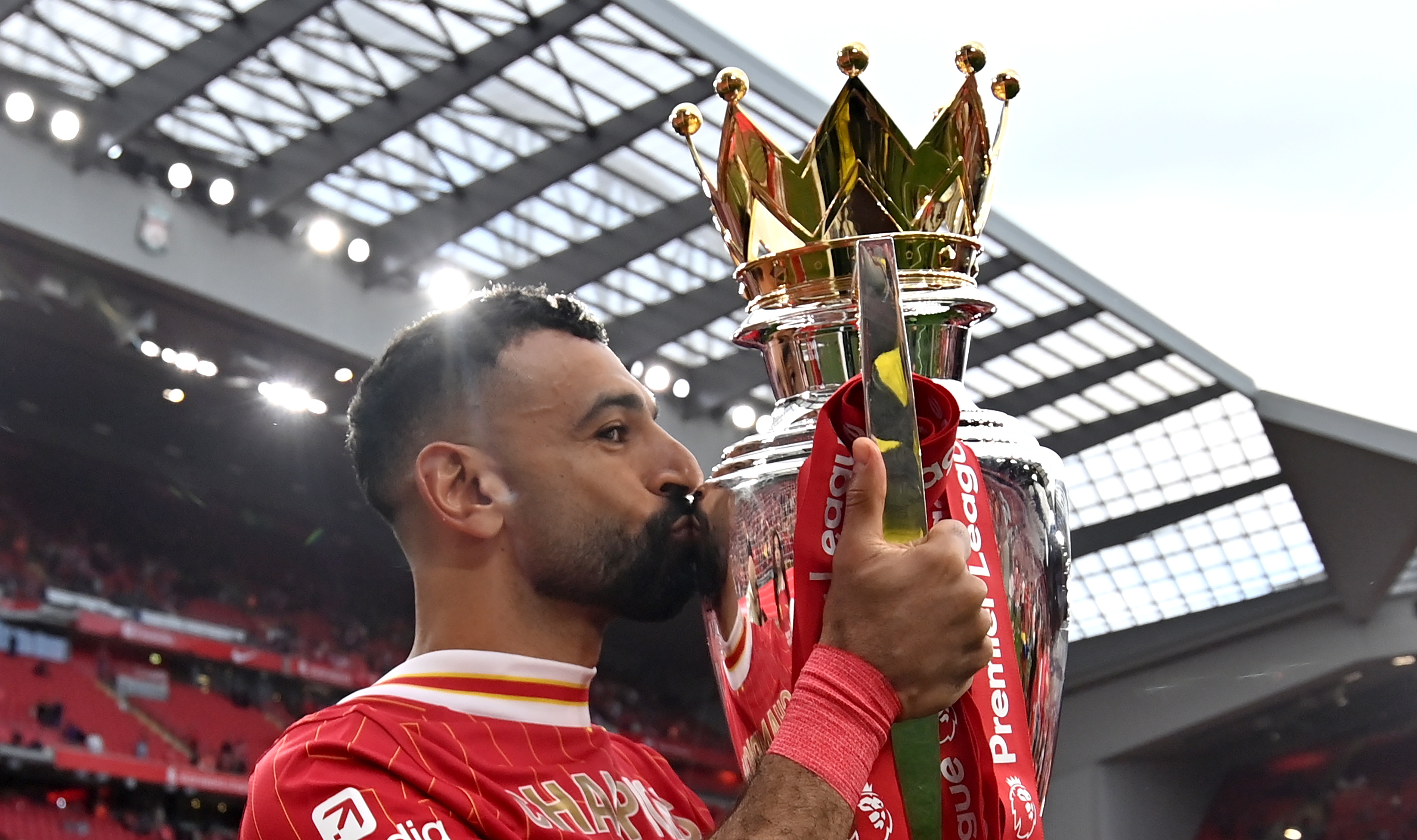 利物浦主场取胜，稳居联赛榜首