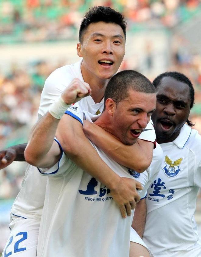 大连一方不敌广州富力遭遇败绩 大连一方不敌广州富力遭遇败绩