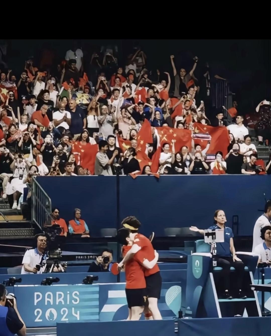 关于激烈对决,球员们拼尽全力争夺胜利,赛场燃情的信息 关于激烈对决,球员们拼尽全力争夺胜利,赛场燃情的信息