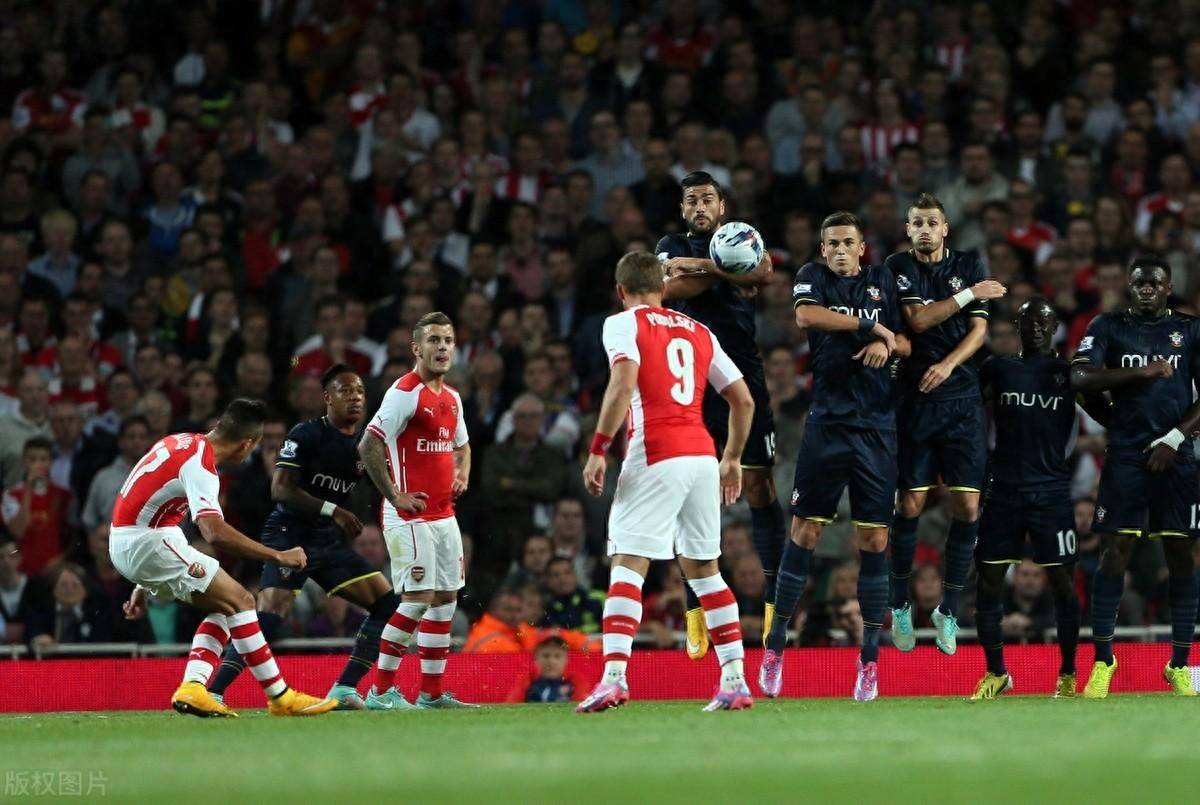 南安普敦主场不敌对手,遭遇连败 南安普敦主场不敌对手,遭遇连败