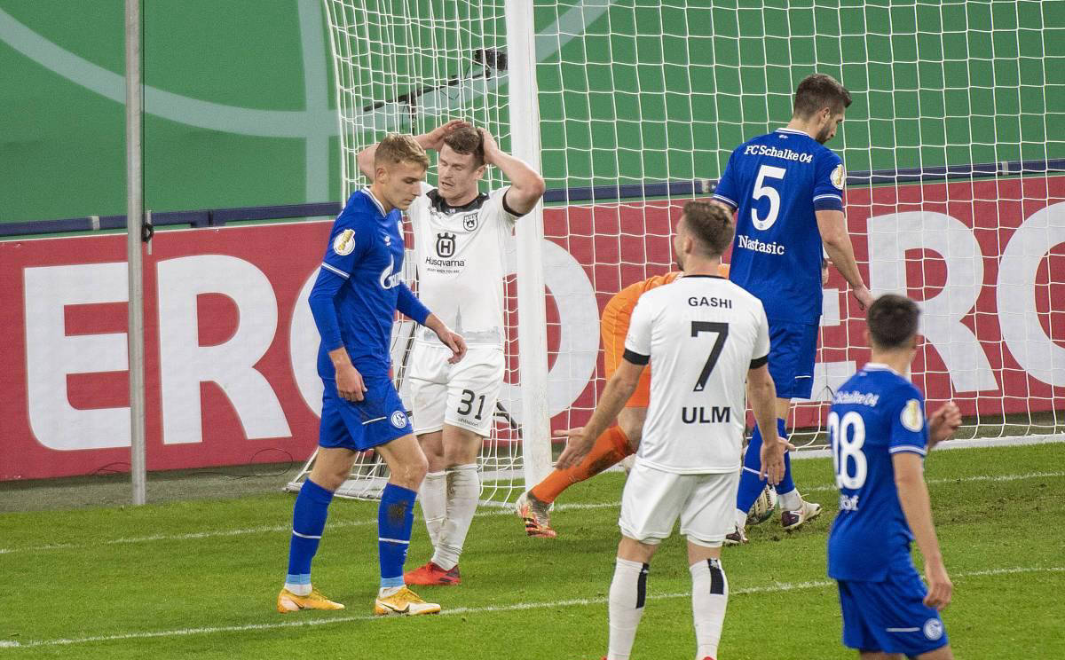 汉堡队遭遇失利,保级形势严峻 汉堡队遭遇失利,保级形势严峻