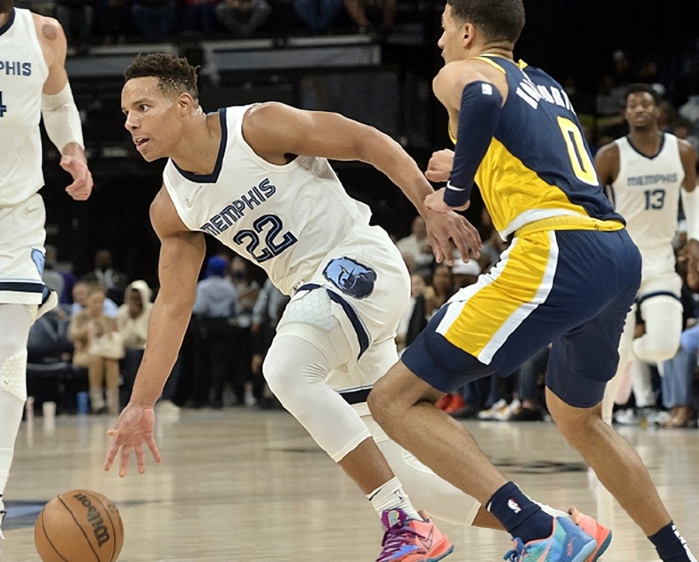 绿衫军主场胜雄鹿,豪取九连胜 绿衫军主场胜雄鹿,豪取九连胜