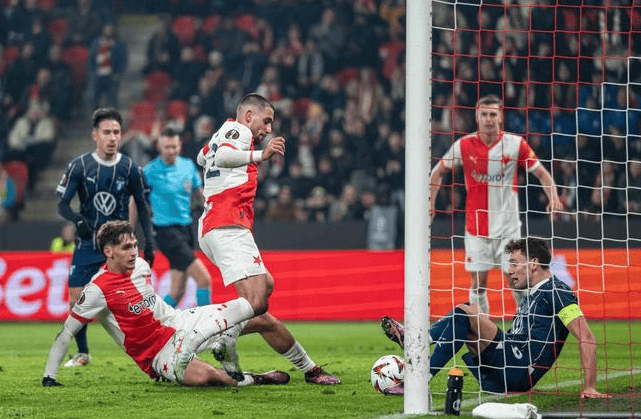 沙尔克遭遇德甲连败,陷入保级泥潭的简单介绍 沙尔克遭遇德甲连败,陷入保级泥潭的简单介绍