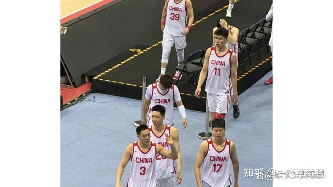 青年篮球联赛决赛热身赛,球员状态火热 青年篮球联赛决赛热身赛,球员状态火热