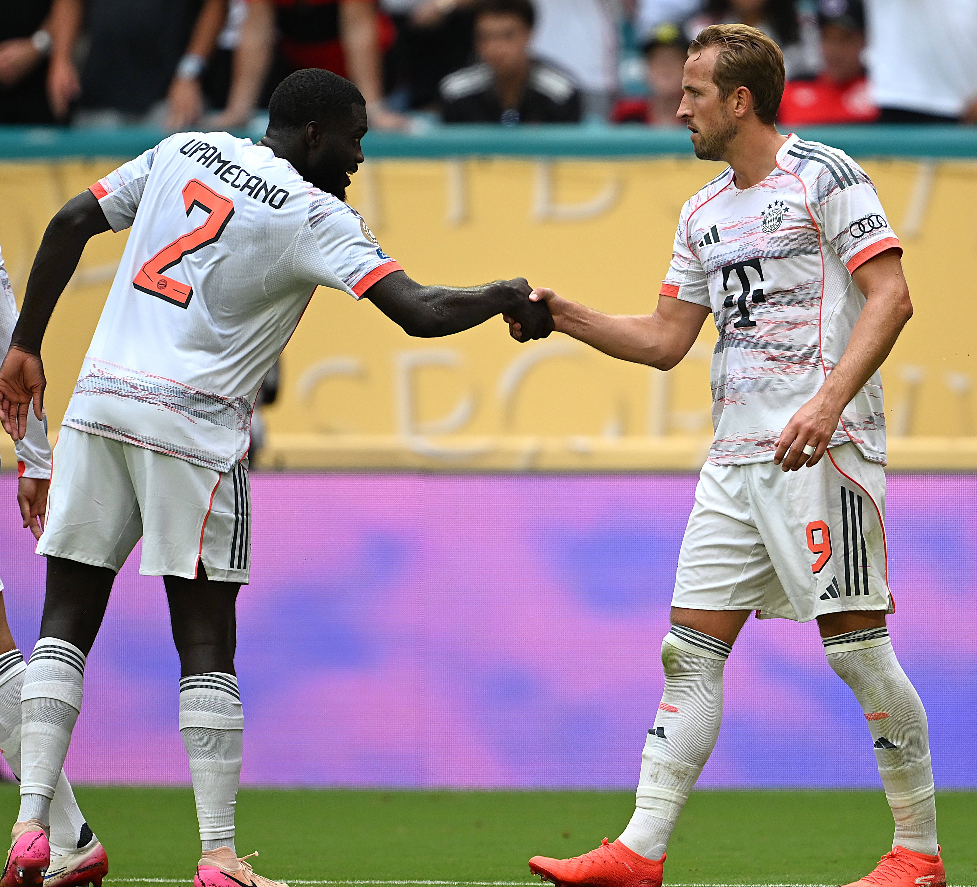 拜仁慕尼黑实力碾压,轻松淘汰对手 拜仁慕尼黑实力碾压,轻松淘汰对手