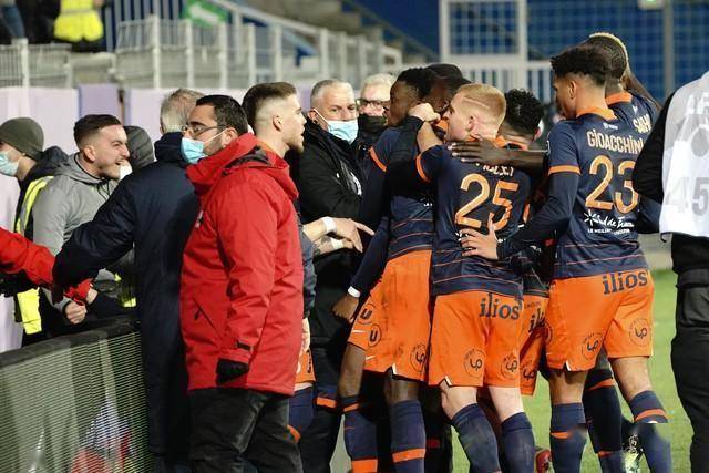 佛罗伦萨主场惨败,保级大战堪忧 佛罗伦萨主场惨败,保级大战堪忧