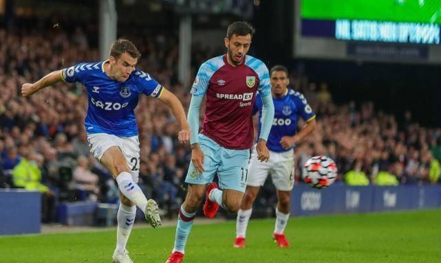 昆士巴克客场遭遇连败,保级前景黯淡 昆士巴克客场遭遇连败,保级前景黯淡