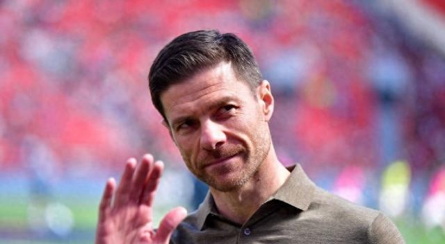 皇家马德里主教练敲定新赛季战术,球队备战 皇家马德里主教练敲定新赛季战术,球队备战