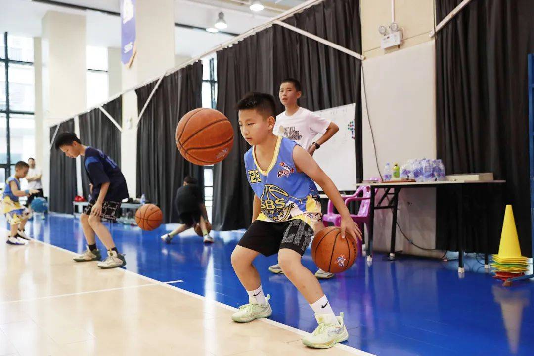 沙尔克屡败屡战全力以赴豪取战绩的简单介绍 沙尔克屡败屡战全力以赴豪取战绩的简单介绍