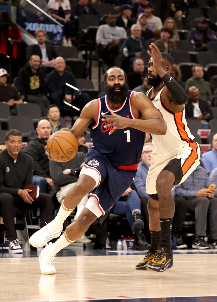 火箭战胜骑士,哈登三节狂砍30分 火箭战胜骑士,哈登三节狂砍30分