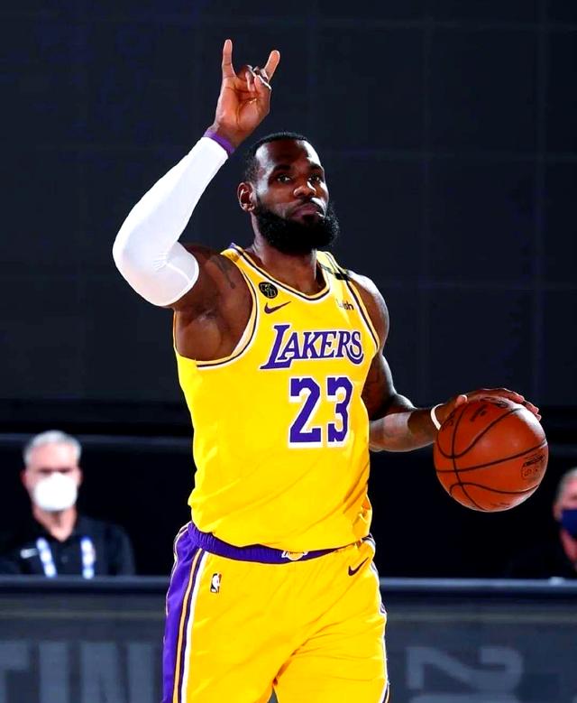 热火客场惊险胜湖人，夺得胜利