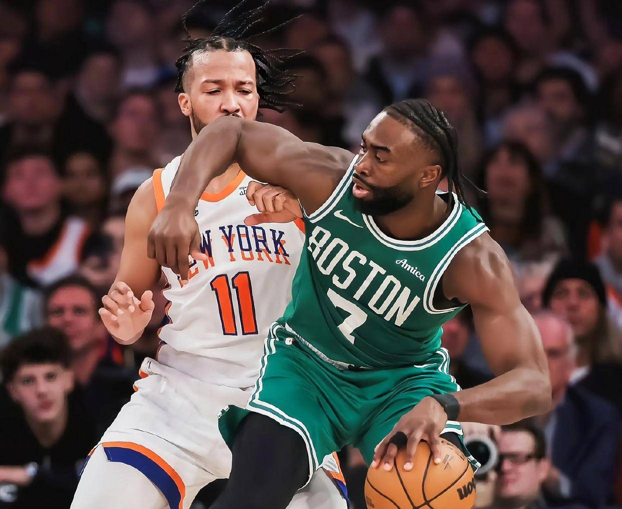 猛龙不敌凯尔特人,遭遇两连败 猛龙不敌凯尔特人,遭遇两连败