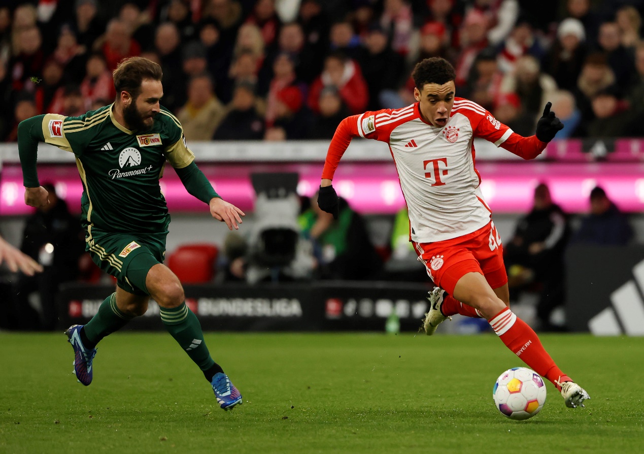 关于慕尼黑拜仁主场大胜法兰克福，欧冠霸主展现强大实力的信息