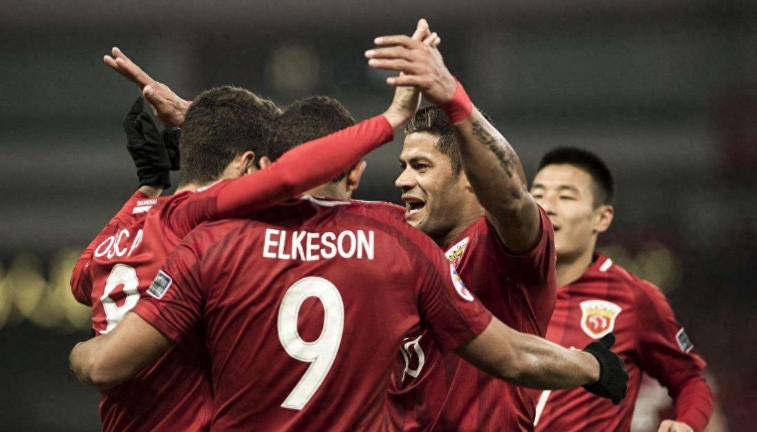 包含2021年亚冠联赛淘汰赛阶段战况分析:上港晋级八强恒大遭淘汰的词条