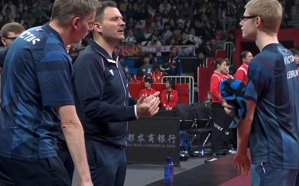 法国队碾压泰国队,马琳点燃赛场 法国队碾压泰国队,马琳点燃赛场