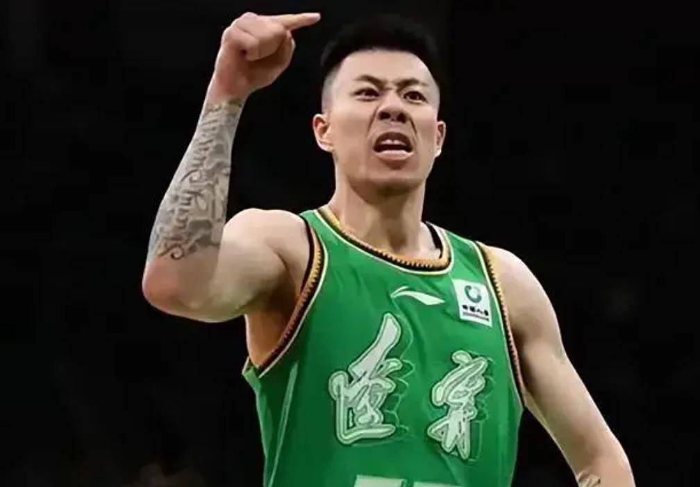 广州队鏖战猛龙,张镇麟关键制胜 广州队鏖战猛龙,张镇麟关键制胜